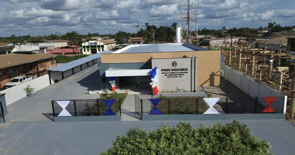 Fórum inaugurado em Boca do Acre é projetado para abrigar duas unidades judiciais