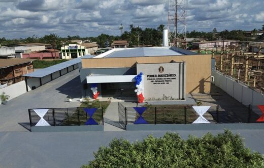 Fórum inaugurado em Boca do Acre é projetado para abrigar duas unidades judiciais
