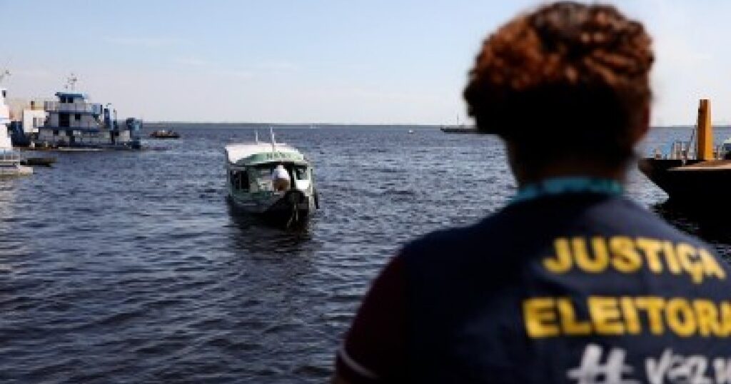 Juízes eleitorais do Amazonas recebem orientação sobre transporte gratuito no 2º turno