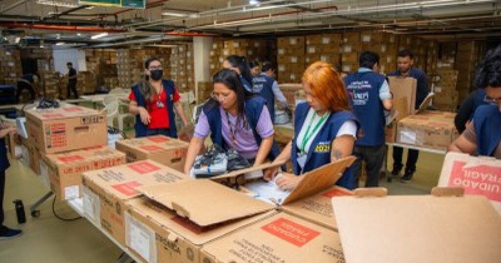 Urnas de Manaus passam por testes e lacração para o segundo turno