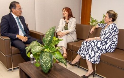 Mauro Campbell visita TRE-AM e presta solidariedade após questionamentos sobre transporte indígena