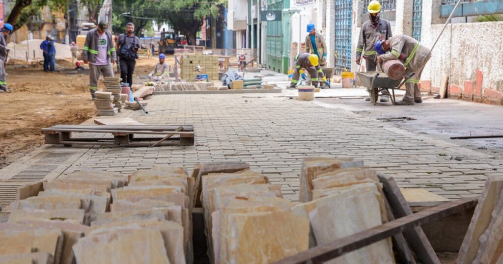 Intervenção de 3.841 m² na Ferreira Pena inclui drenagem, arborização e redes embutidas