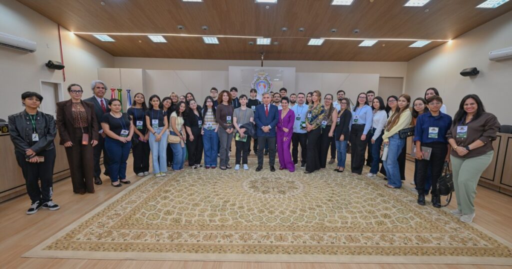 Estudantes de Direito acompanham sessões e conhecem estrutura do TJAM em visita da Esmam