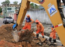 Base da drenagem é preparada para recomposição após cratera no Japiim 2