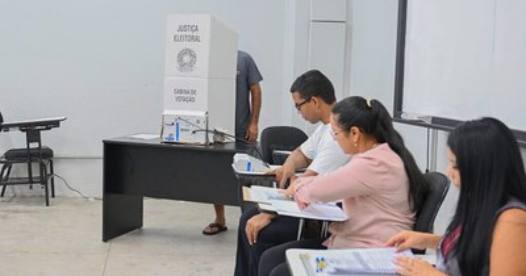 Orientação do TSE mantém abertas até 19h as seções que ainda funcionavam no Amazonas