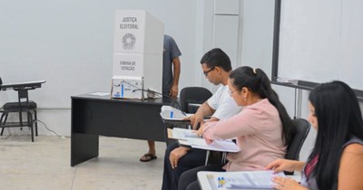 Orientação do TSE mantém abertas até 19h as seções que ainda funcionavam no Amazonas