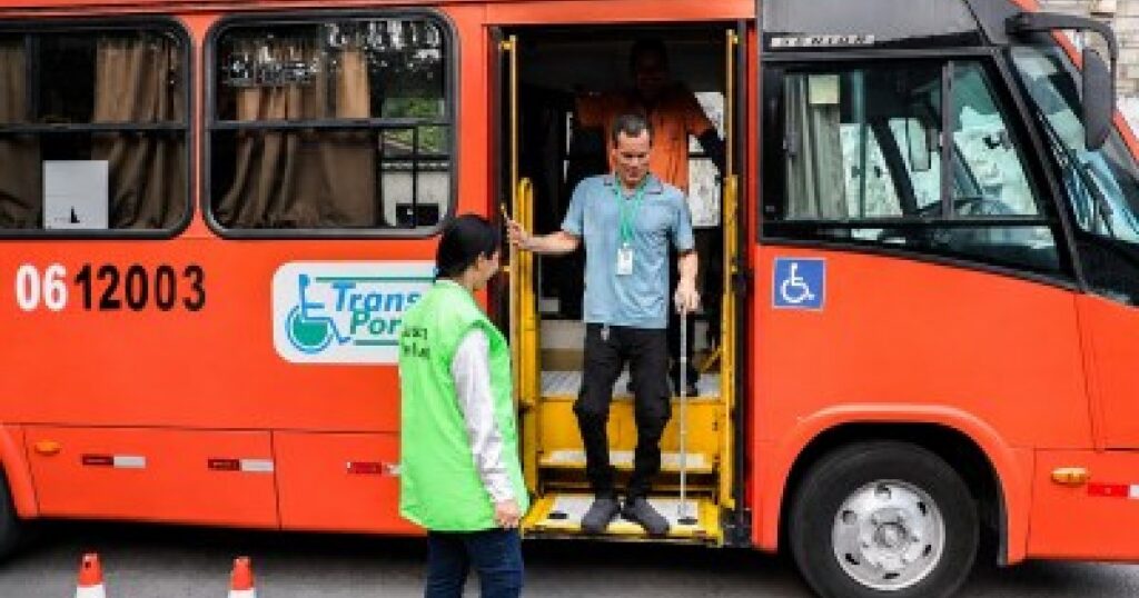 Eleitores com mobilidade reduzida têm transporte gratuito em Manaus e Atalaia do Norte