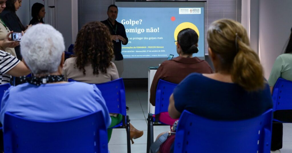 Versões física e digital da credencial são explicadas em atendimento da Manausprev