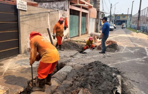 Rua Danilo Corrêa recebe reparo após falha em rede subterrânea