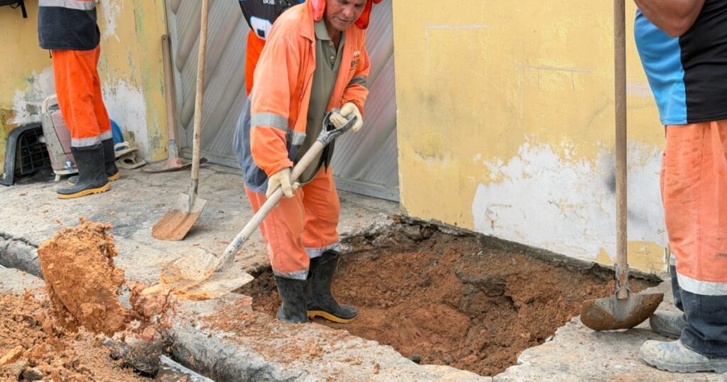 Intervenção na drenagem da rua São Luiz mira escoamento de águas pluviais no Coroado