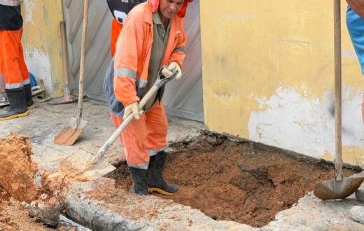 Intervenção na drenagem da rua São Luiz mira escoamento de águas pluviais no Coroado