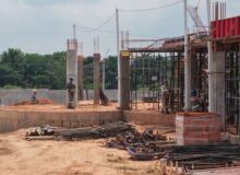 Obra da FMTEA combina preparação de laje e execução de elementos externos em Manaus