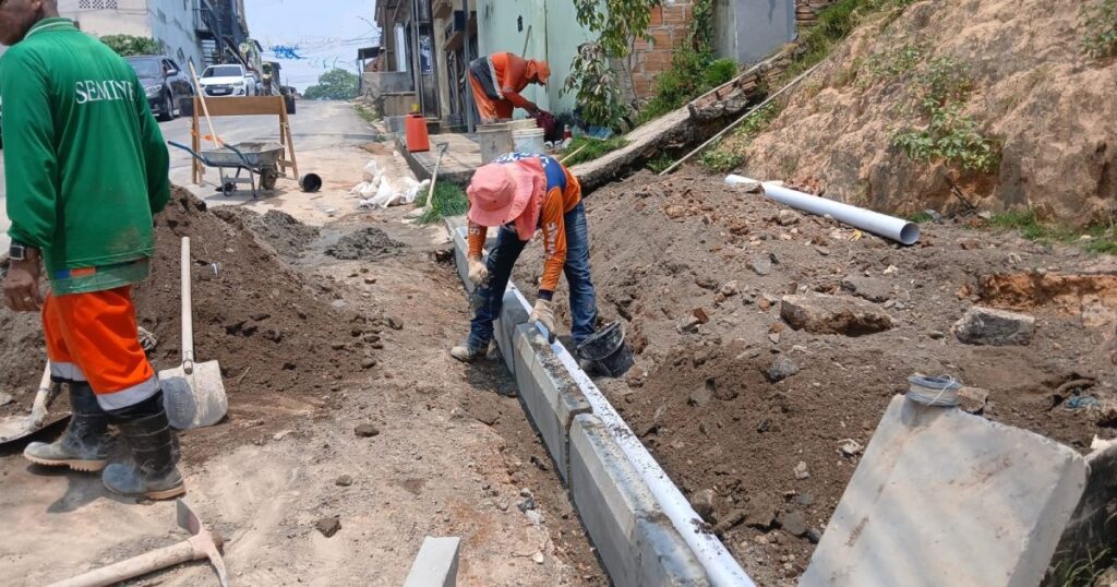 Rua Cuniau, no Armando Mendes, passa por recuperação da drenagem e da pista