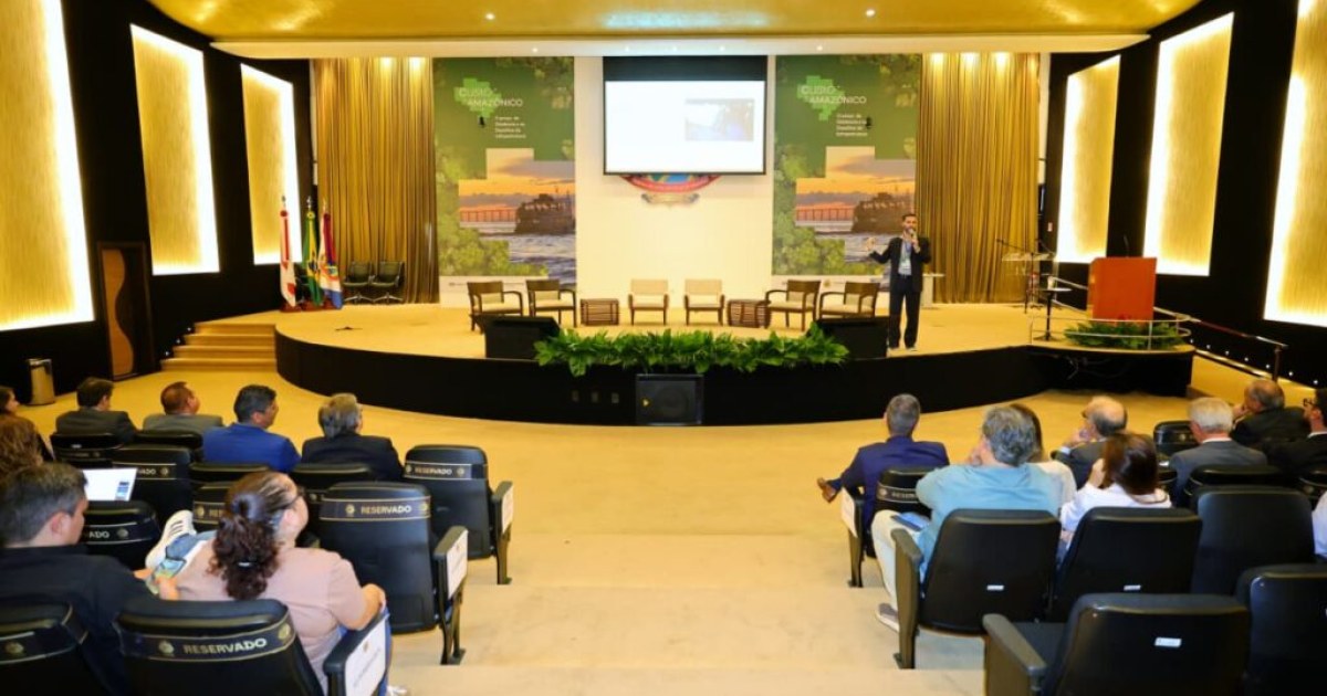 Logística fluvial e custos de transporte entram no debate sobre obras públicas no Amazonas
