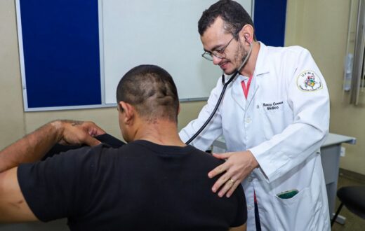 Semsa nomeia aprovados de 2021 para vagas em nove especialidades médicas