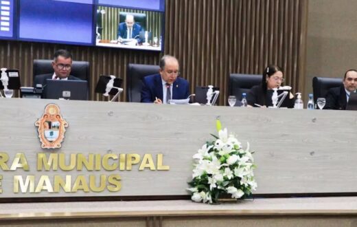 Três projetos seguem para comissões enquanto dois aguardam sanção em Manaus