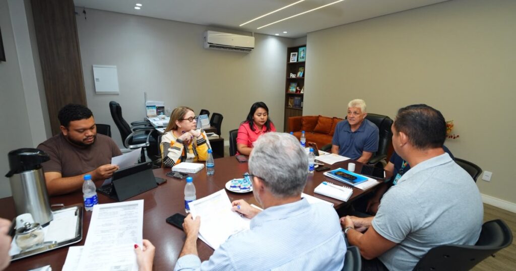 Coordenação do Disv reúne edital, programas e indicadores em agenda da Semtepi