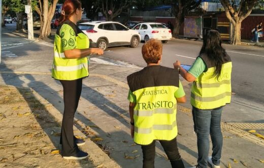 Manhã e fim da tarde concentram contagem de veículos no centro de Manaus