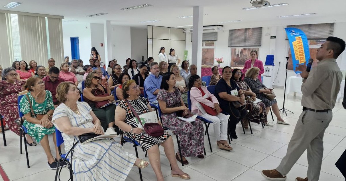 Transição à aposentadoria reúne orientação previdenciária e ações de convivência em Manaus